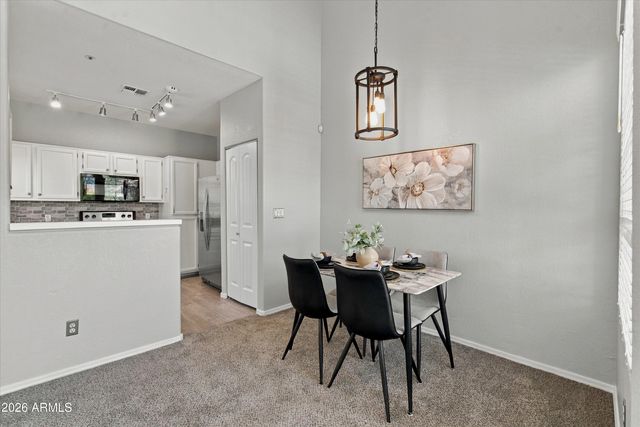 1633 E LAKESIDE Drive 165, Gilbert, AZ 85234