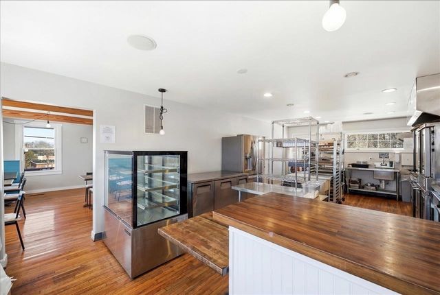 908 W MAIN ST, Waynesboro, VA 22980