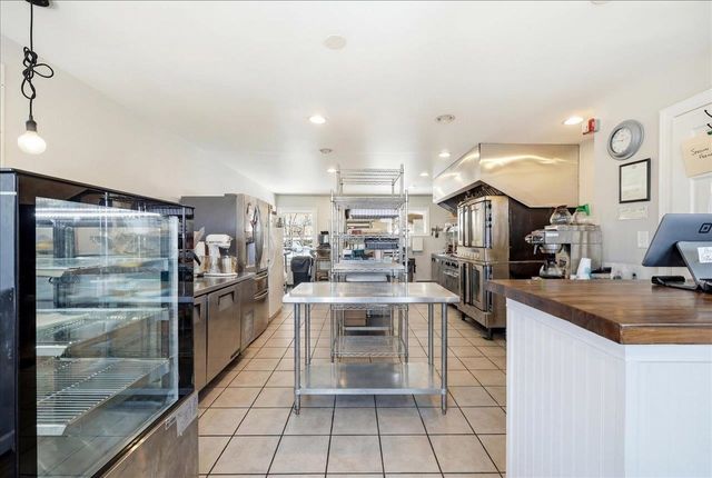 908 W MAIN ST, Waynesboro, VA 22980