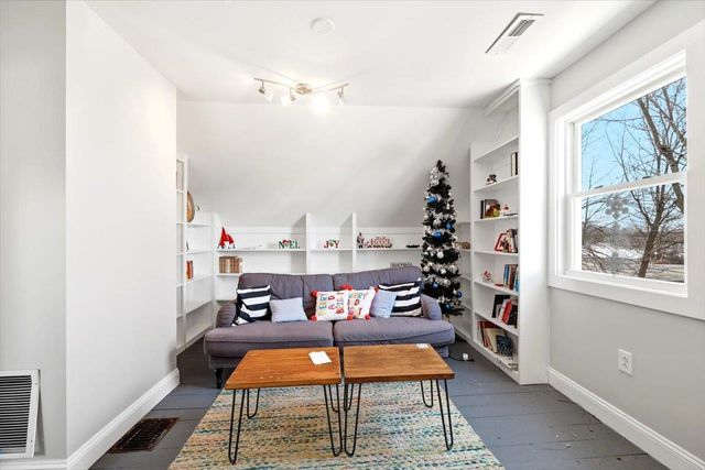 908 W MAIN ST, Waynesboro, VA 22980