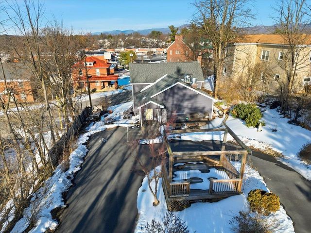 908 W MAIN ST, Waynesboro, VA 22980