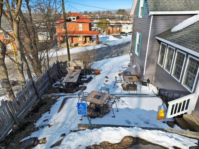 908 W MAIN ST, Waynesboro, VA 22980