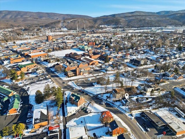 908 W MAIN ST, Waynesboro, VA 22980