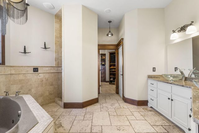 240 Golf Club Drive, Hollister, MO 65672