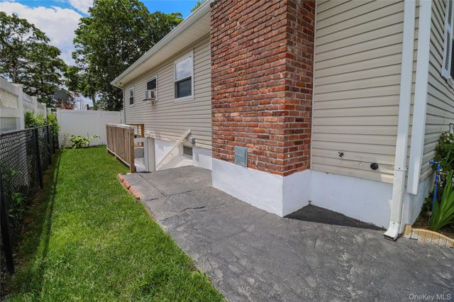 23 Peters Boulevard, Central Islip, NY 11722