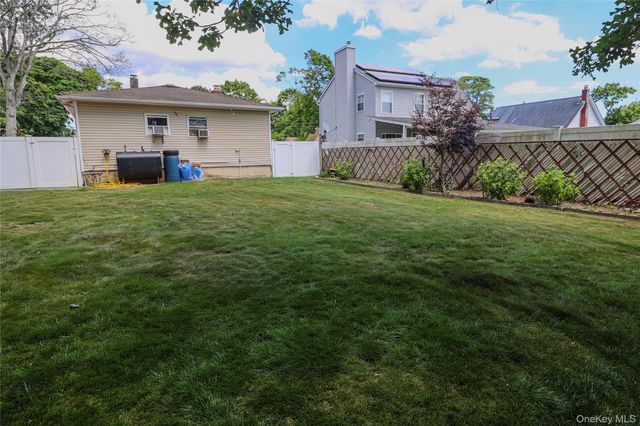 23 Peters Boulevard, Central Islip, NY 11722