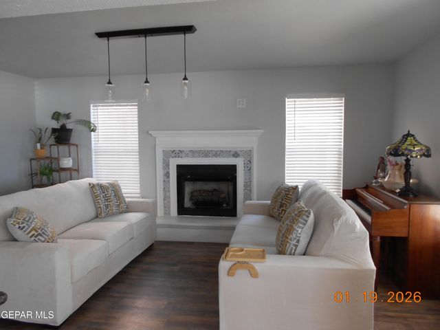 4592 ROBERT ACOSTA Drive, El Paso, TX 79934