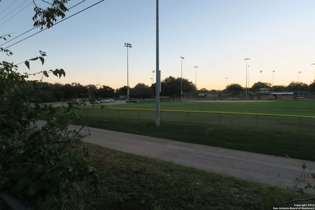 67 WINN AVE, Universal City, TX 78148