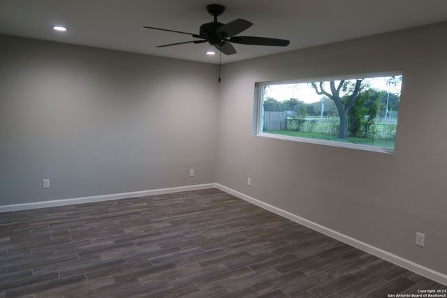 67 WINN AVE, Universal City, TX 78148