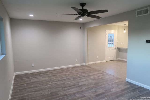 67 WINN AVE, Universal City, TX 78148