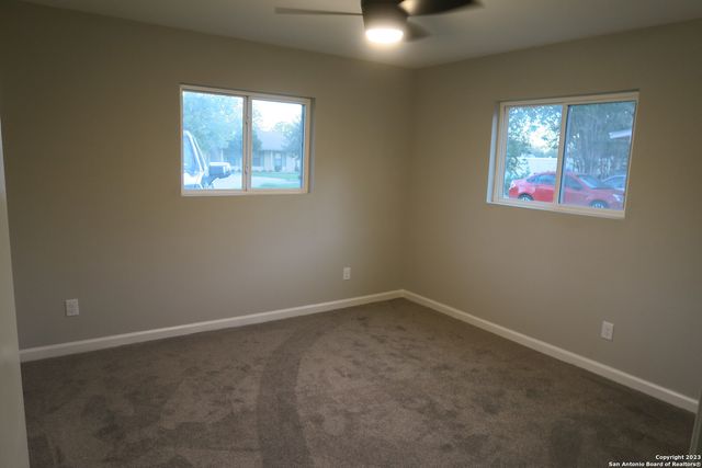 67 WINN AVE, Universal City, TX 78148