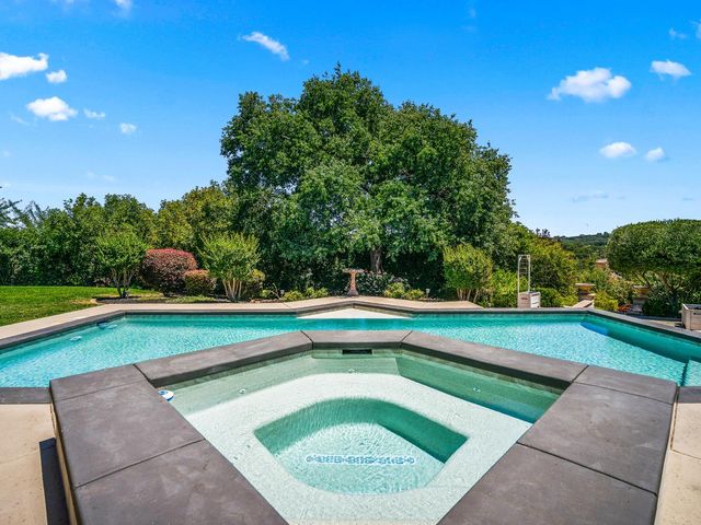 5563 Sur Mer Dr, El Dorado Hills, CA 95762