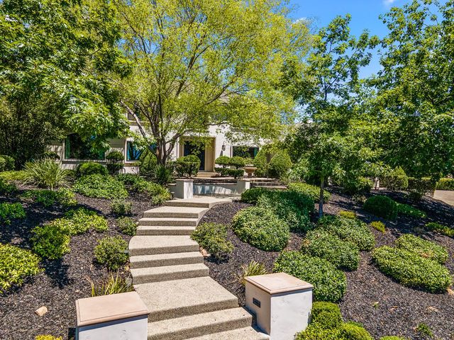 5563 Sur Mer Dr, El Dorado Hills, CA 95762