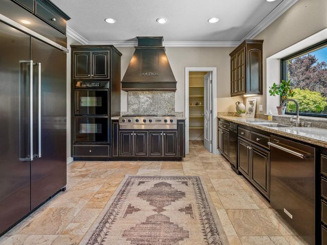 5563 Sur Mer Dr, El Dorado Hills, CA 95762