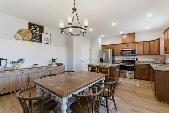 1817 Radnor Rd, Lebanon, TN 37087