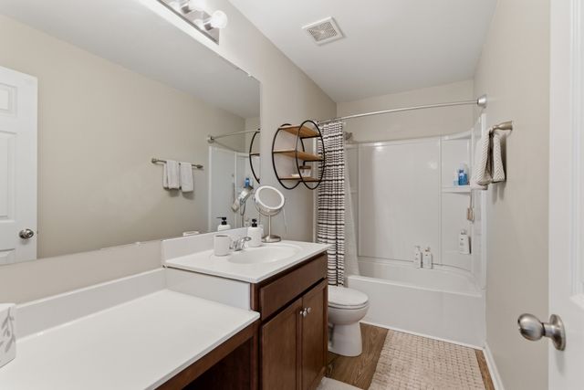 1817 Radnor Rd, Lebanon, TN 37087