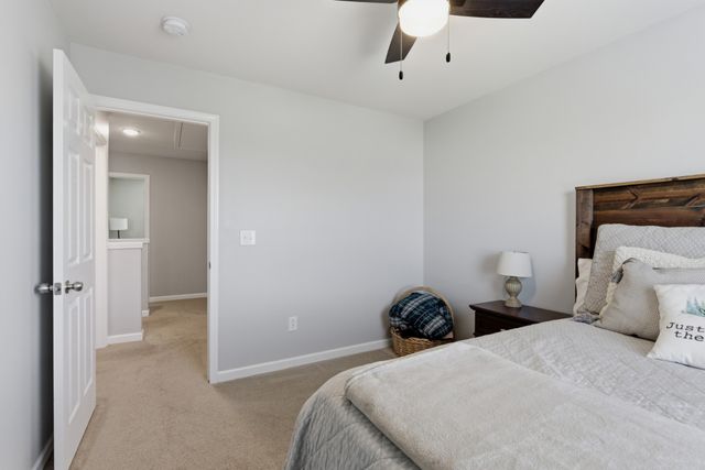 1817 Radnor Rd, Lebanon, TN 37087