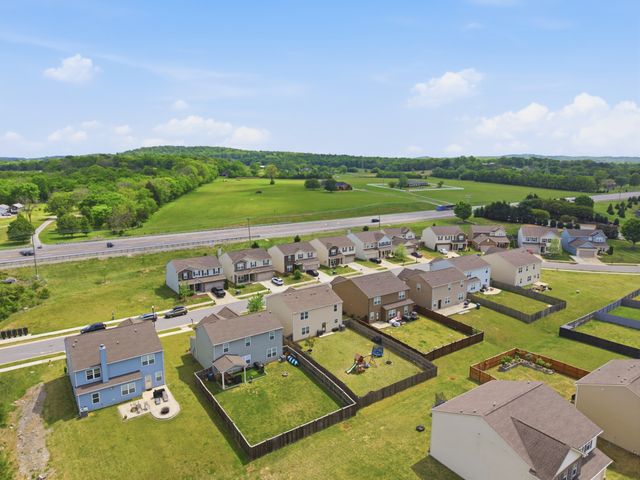 1817 Radnor Rd, Lebanon, TN 37087