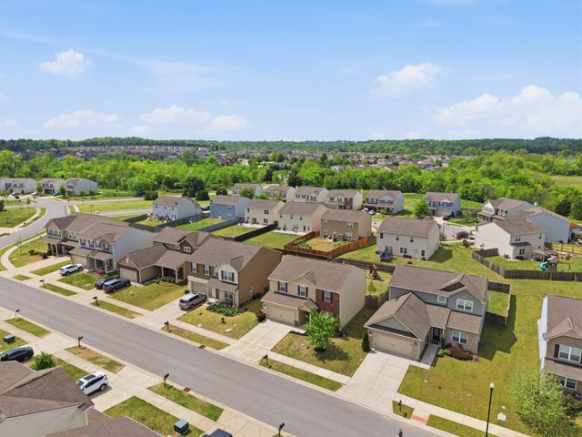 1817 Radnor Rd, Lebanon, TN 37087