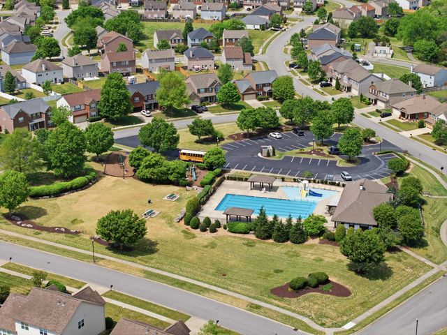 1817 Radnor Rd, Lebanon, TN 37087