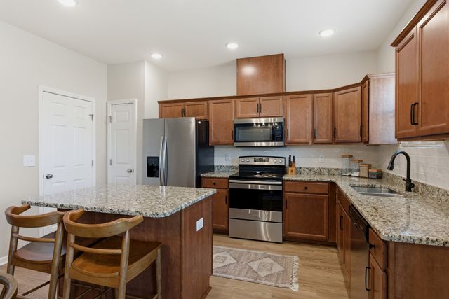 1817 Radnor Rd, Lebanon, TN 37087