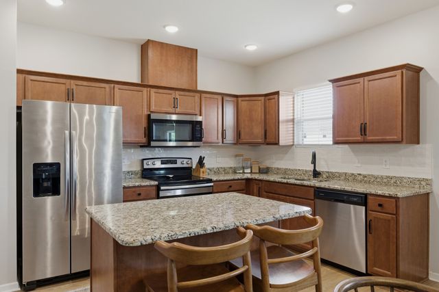 1817 Radnor Rd, Lebanon, TN 37087