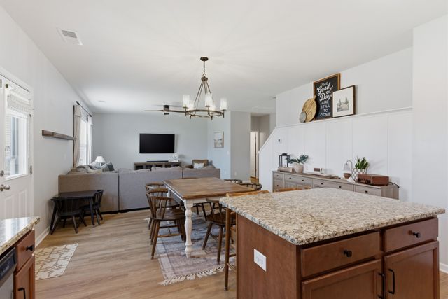 1817 Radnor Rd, Lebanon, TN 37087