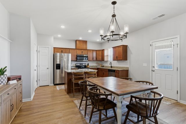 1817 Radnor Rd, Lebanon, TN 37087