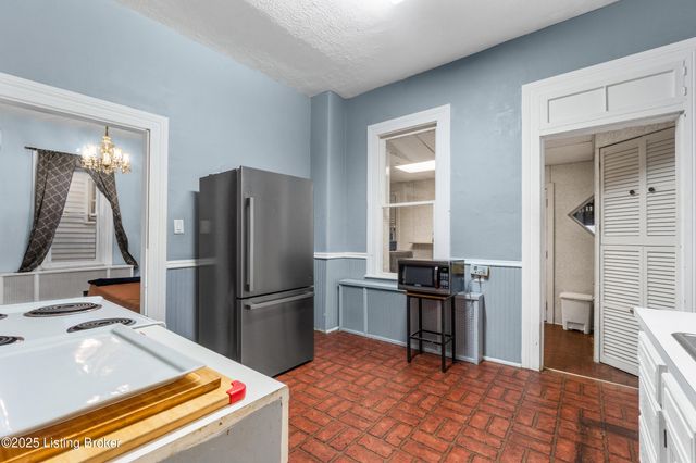 955 Ellison Ave, Louisville, KY 40204