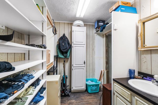 955 Ellison Ave, Louisville, KY 40204