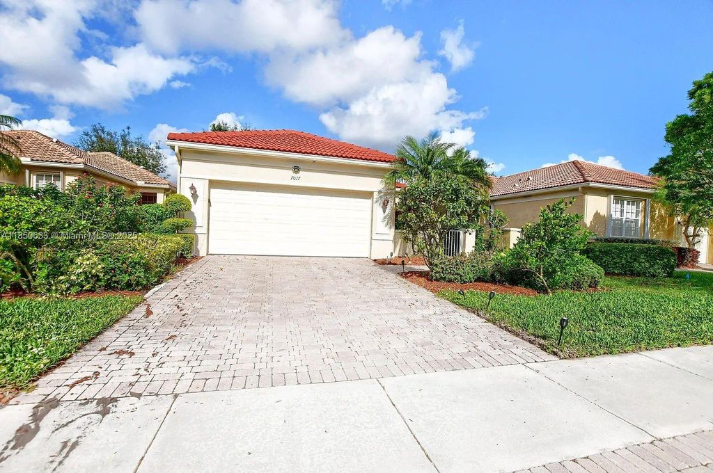 7017 Del Corso Ln, Delray Beach, FL 33446