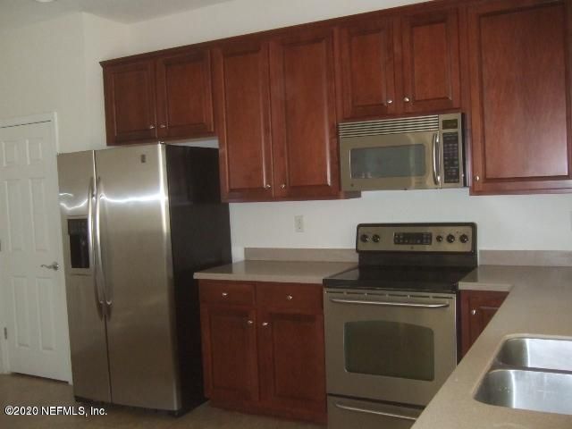 6373 AUTUMN BERRY Circle, Jacksonville, FL 32258