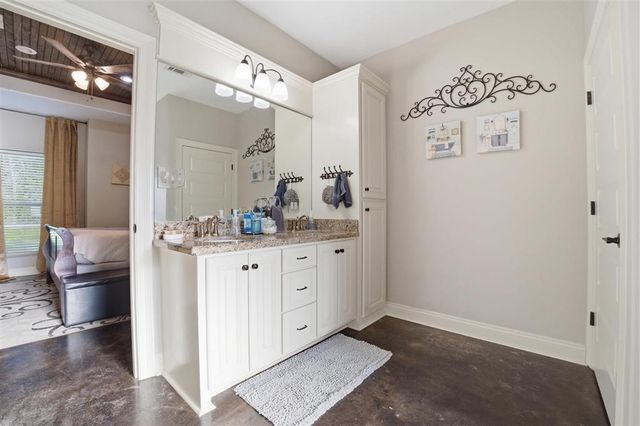 19447 HWY 383, Iowa, LA 70647