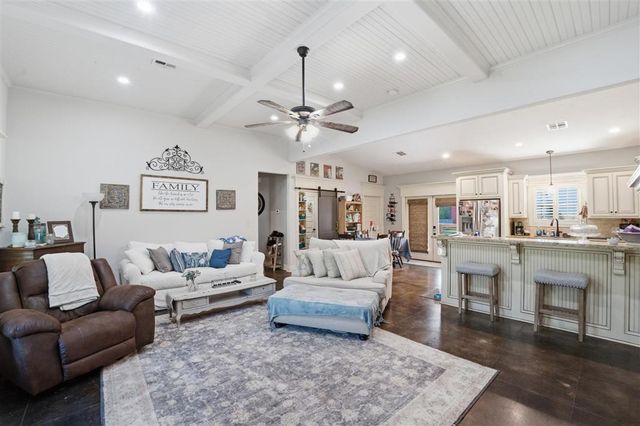 19447 HWY 383, Iowa, LA 70647