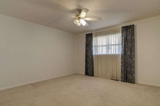 601 18th Street, Seagraves, TX 79359