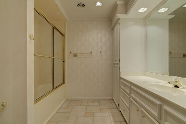 601 18th Street, Seagraves, TX 79359