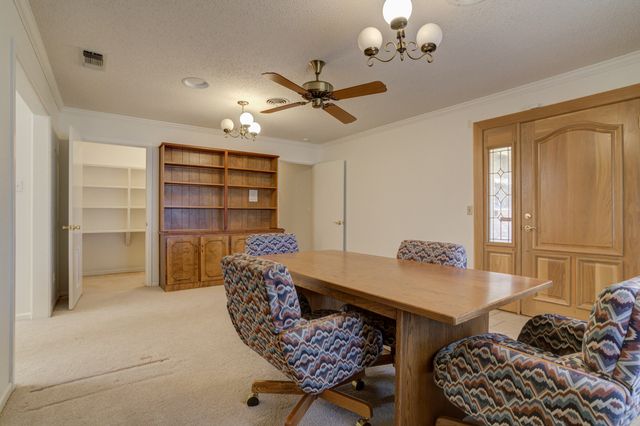 601 18th Street, Seagraves, TX 79359