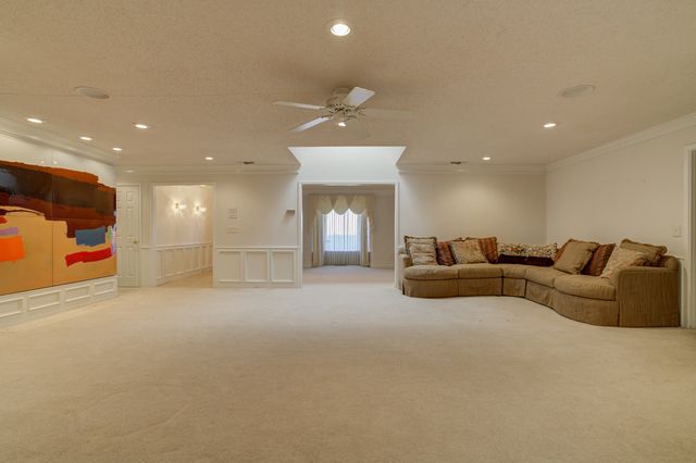 601 18th Street, Seagraves, TX 79359