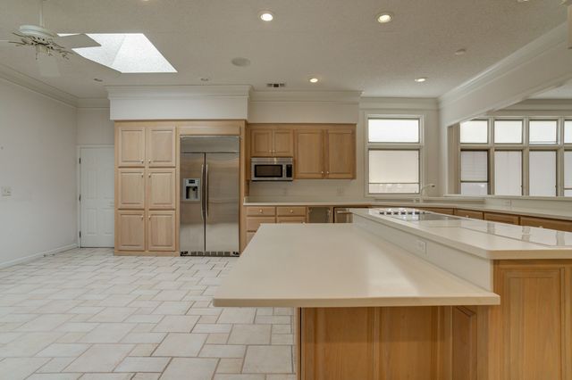 601 18th Street, Seagraves, TX 79359