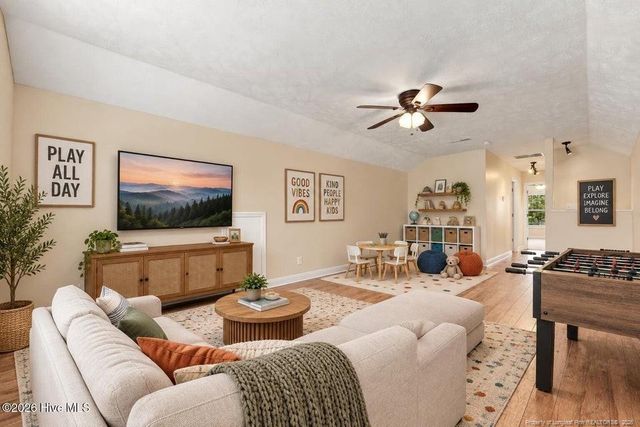 184 Hampshire Court, Raeford, NC 28376