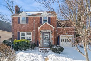 12 Taylor Place, Hempstead, NY 11550