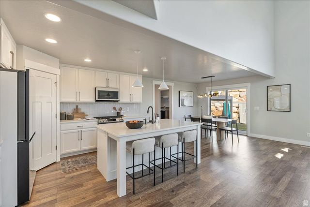 882 W SPRING DEW LN, Lehi, UT 84048