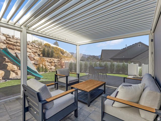 882 W SPRING DEW LN, Lehi, UT 84048