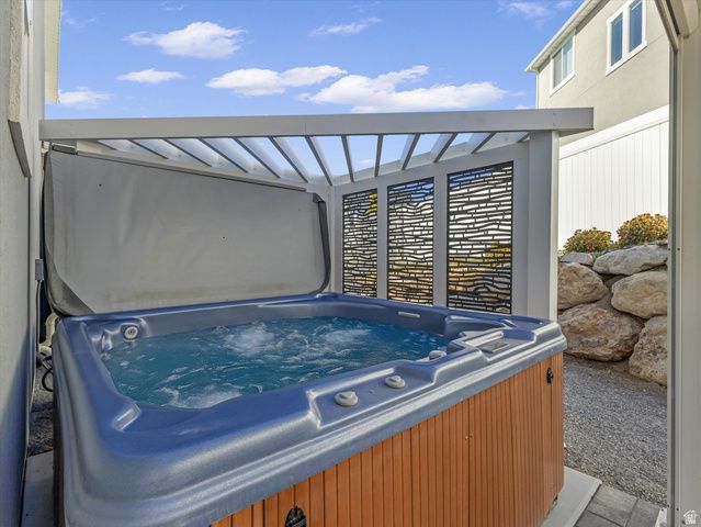 882 W SPRING DEW LN, Lehi, UT 84048