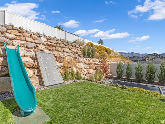 882 W SPRING DEW LN, Lehi, UT 84048