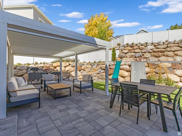 882 W SPRING DEW LN, Lehi, UT 84048