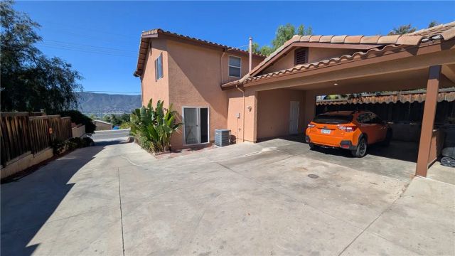 905 W Sumner B, Lake Elsinore, CA 92530