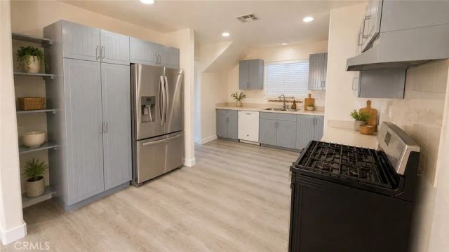 905 W Sumner B, Lake Elsinore, CA 92530