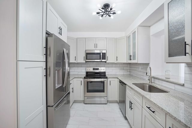 5100 NE 22nd Avenue, Lighthouse Point, FL 33064