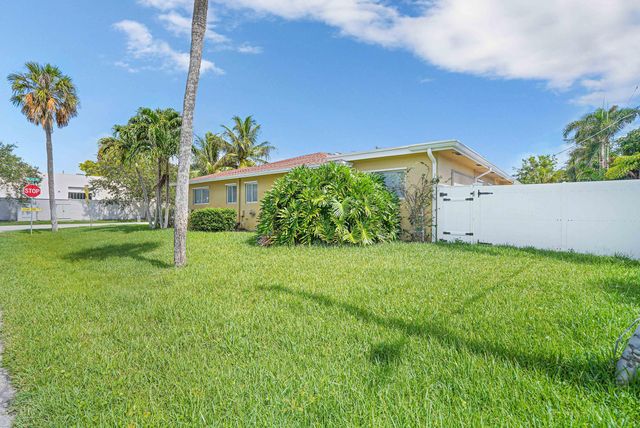 5100 NE 22nd Avenue, Lighthouse Point, FL 33064